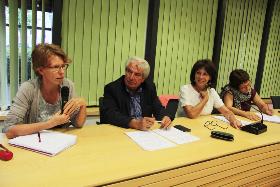Réunion bilan rentrée scolaire Le maire Renzo Sulli, l'inspectrice de l'Education nationale Béatrice Bossennec et l'adjointe à l'éducation Jacqueline Madrennes