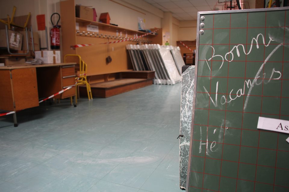 Le matériel des salles de classe a été entreposé dans les couloirs de l'élémentaire cachin B le temps des travaux. 