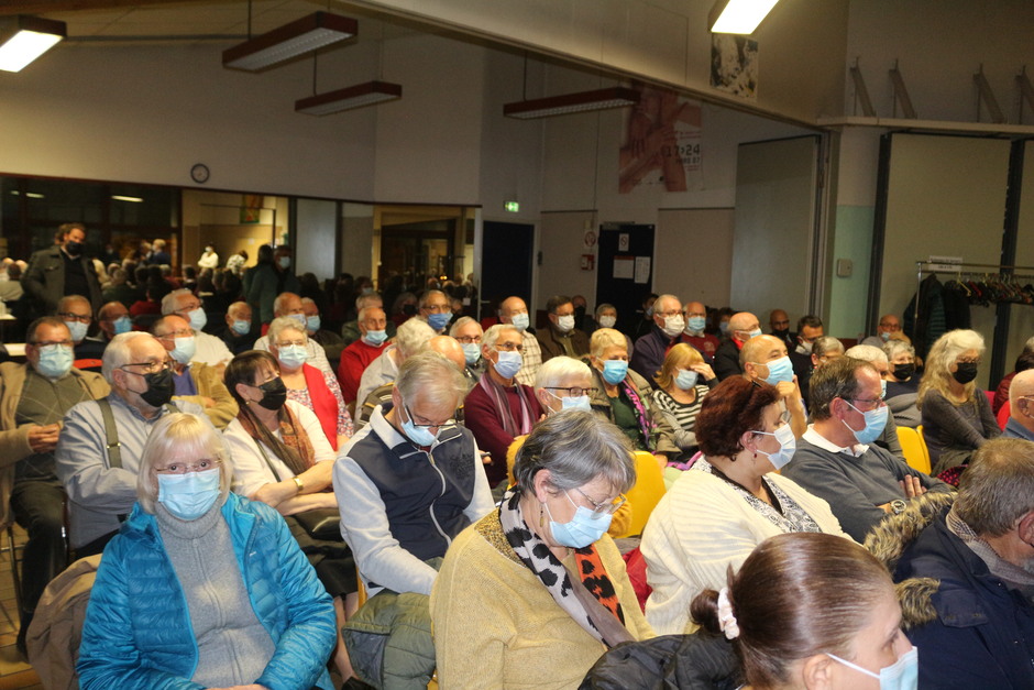 La réunion publique de jeudi dernier sur le projet d'aménagement du secteur gare a rassemblé de nombreux Échirollois.ses
