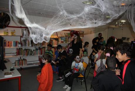Halloween : Des zombies... à la bibliothèque Neruda !