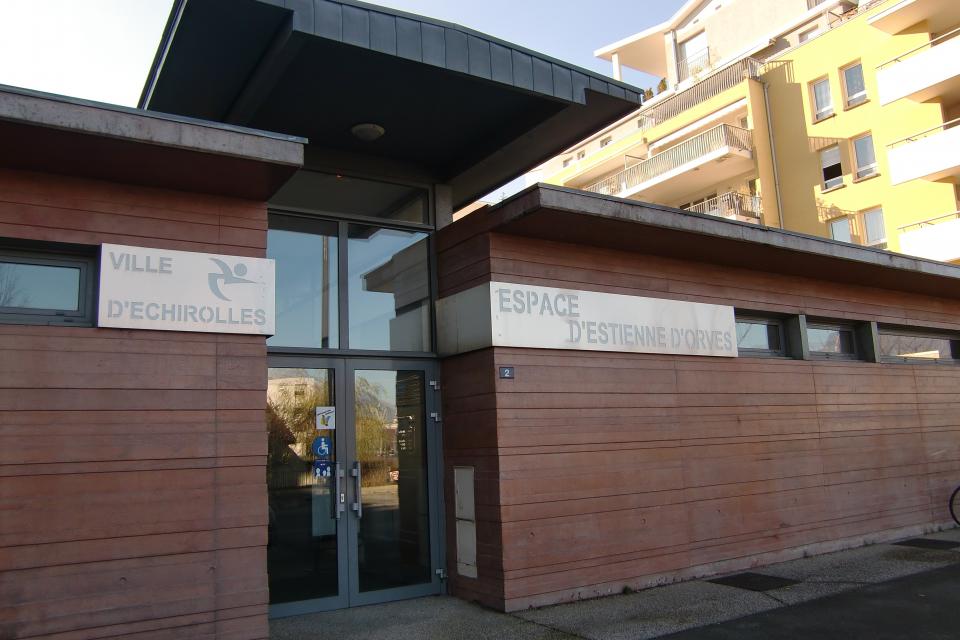 Bâtiment Estienne d'Orves où est situé le Bureau d'informations et d'initiatives jeunesse