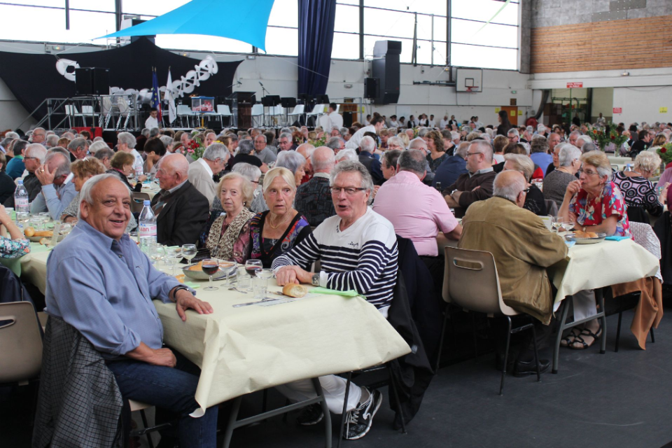 Vive le Banquet ! Les participant-es au Banquet des anciens