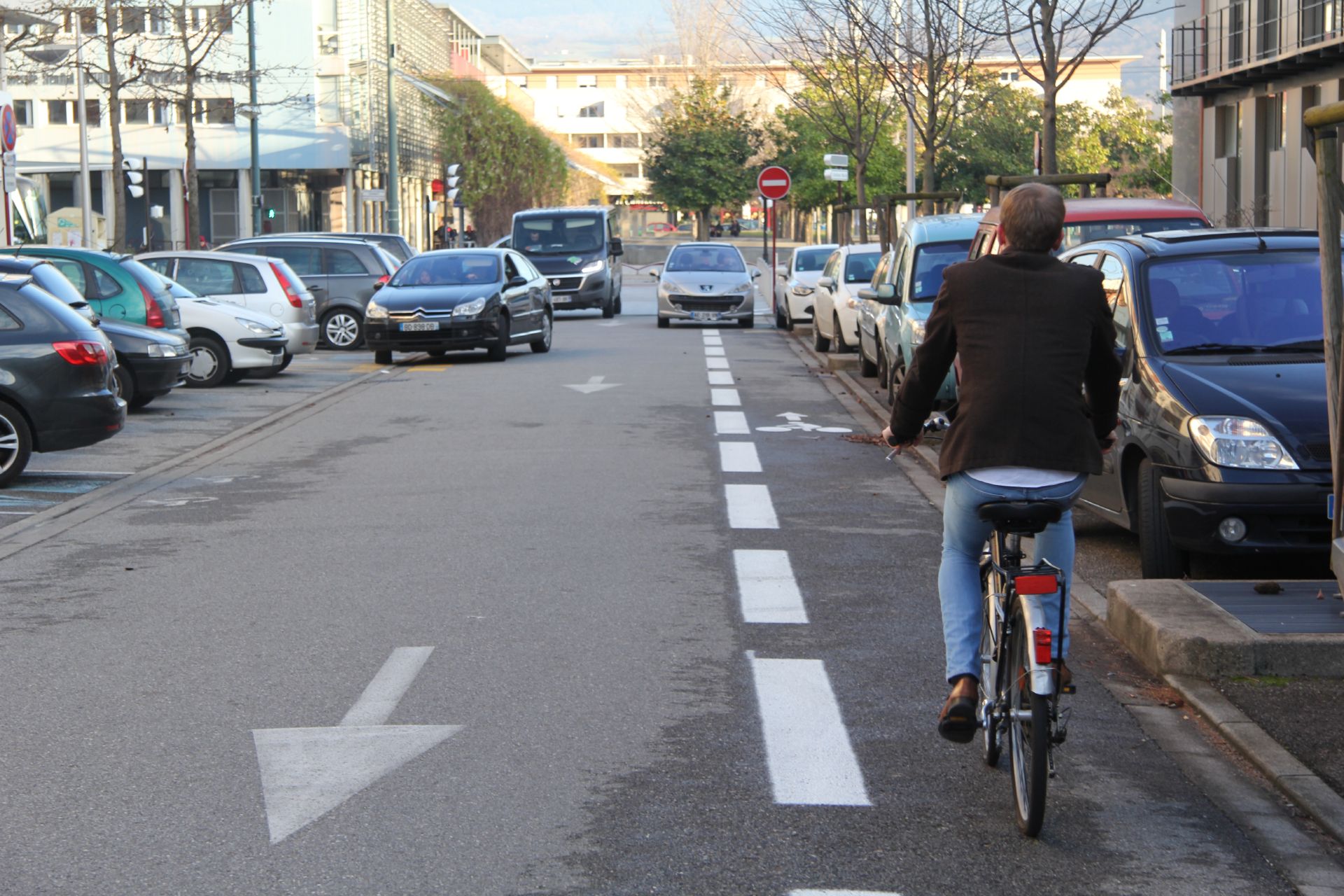 26 km d'itinéraires cyclables sont accessibles sur la ville Vélo circulant sur une piste cyclable double sens