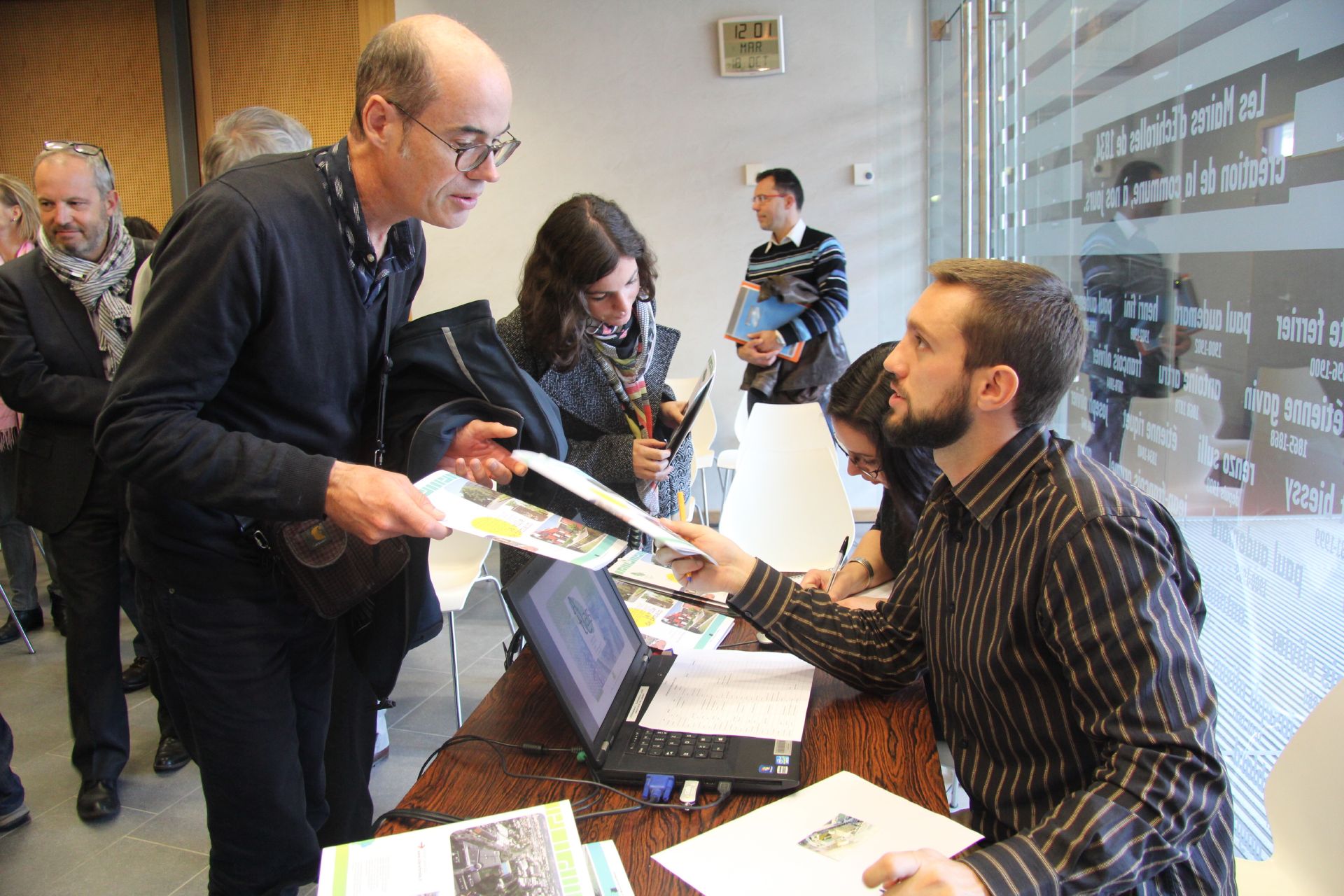 Atlas, la clé de l'aménagement durable Remise des documents et de la clé Atlas à des professionel-les.