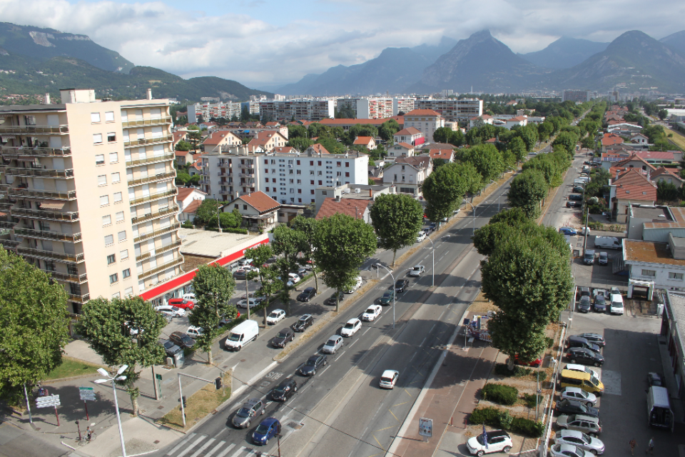 Vue du cours Jean-Jaurès et du quartier Ponatière