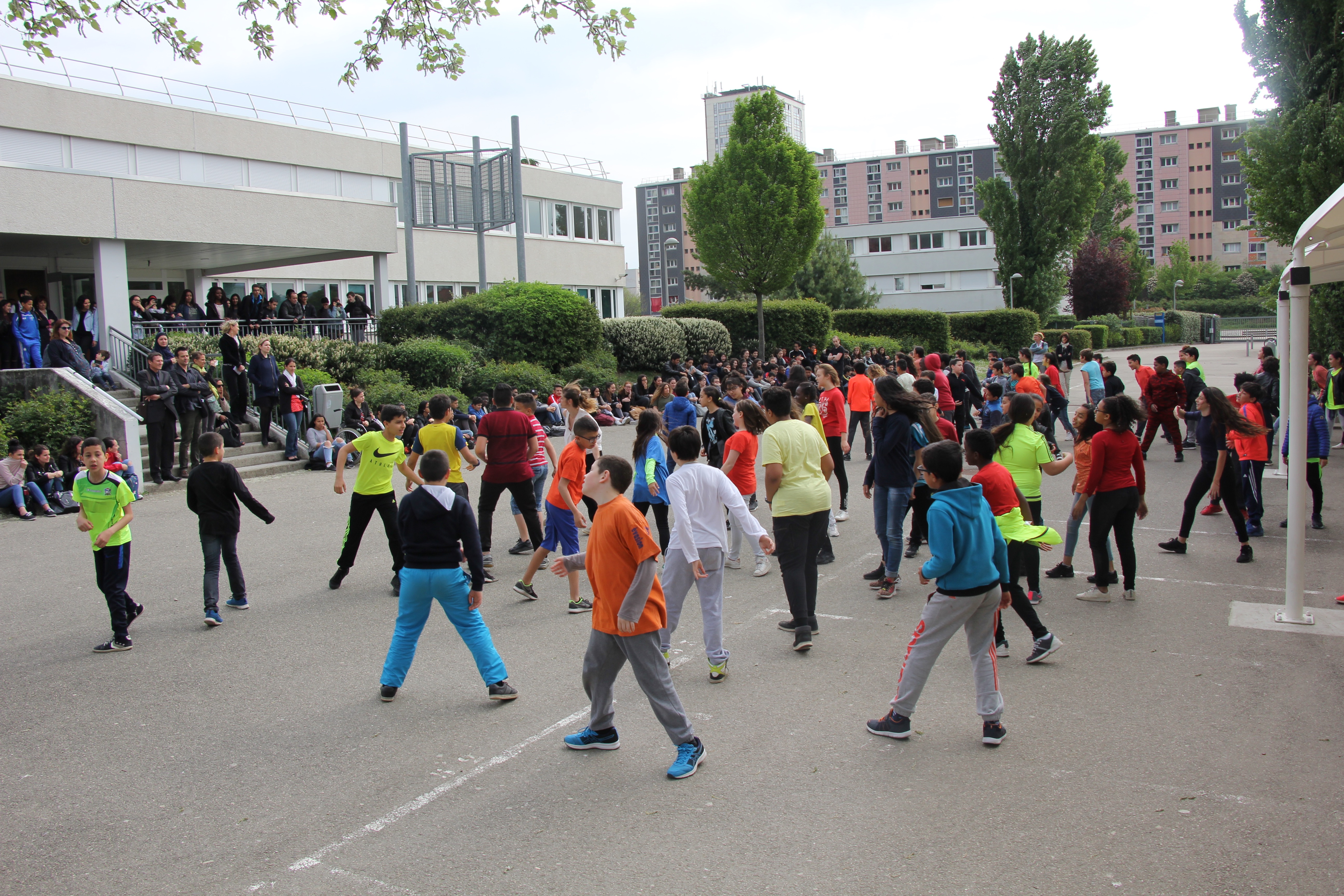 Temps de valorisation du projet danse et musique au collège Picasso