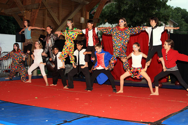 Démonstration lors d'un stage de cirque de l'école Aux agrès du vent