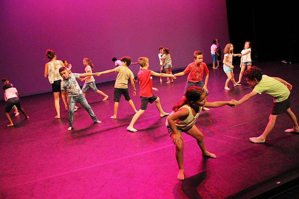 Spectacle des enfants de l'Institut médicoéducatif Les Ecureuils et de l'école Langevin