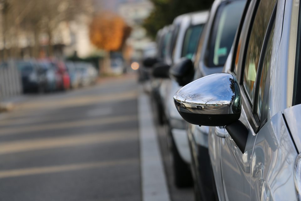 Stationnement automobile rue albert-Londre