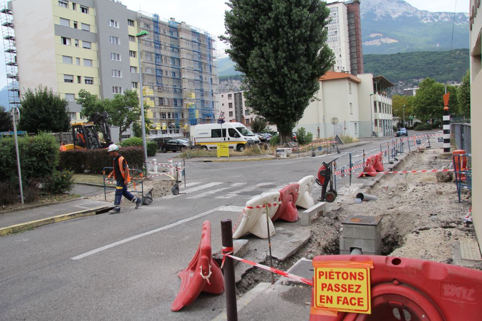 Le chantier au carrefour des rues Docteur Valois et Léa Blain 