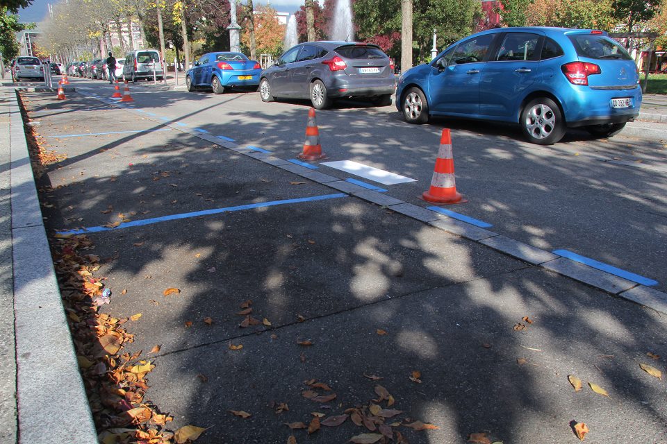 Travaux de préparation de la zone bleue en centre ville