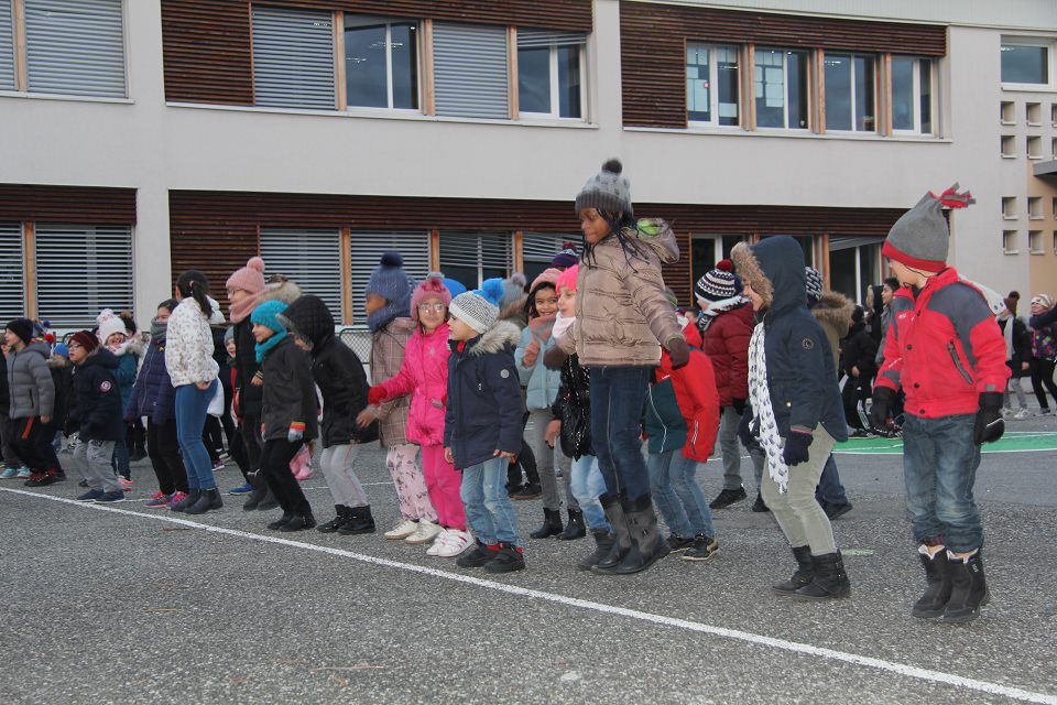 Qui ne saute pas... Projet école Jaurès arcosm