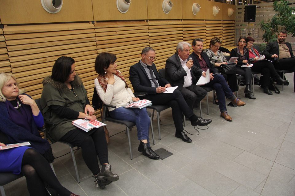 Le souci de la précision réunion citoyenne budget 2018