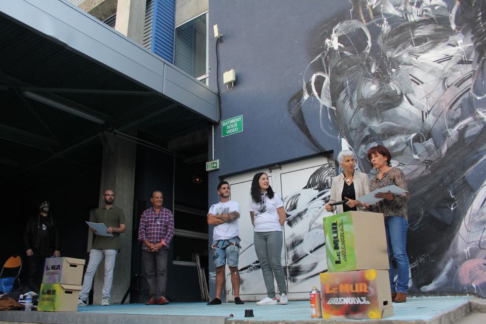 Le vernissage de la fresque en présence des personnalités