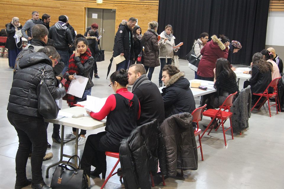 Au programme, du hip hop, de l’accrobranche, du cross training, de la boxe, du karaté et des défis sportifs pour les 11-13 ans ; du karting et de l’ultimate, un passage par le fort de la Bastille, du tir à l’arc, du bubble foot (!) et de l’équitation pour les 14-17. Le tout pour un coût de 25,50 euros la semaine pour les 11-13 ans, de 43,50 euros pour les 14-17. De quoi passer des vacances de rêve, ou presque ! Les inscriptions auront lieu le mercredi 20 mars, de 9h30 à 13h, à la salle des fêtes (avenue du 8 mai 1945), puis à partir du jeudi 21 mars auprès du service des sports, à l’hôtel de ville, de 9h30 à 11h30, et de 13h30 à 16h30. La date limite des inscriptions est fixée au mercredi 10 avril pour la première semaine, du 15 au 19 avril, au mercredi 17 avril pour la seconde, du 23 au 26 avril. Alors, prête-es à faire le pleine de sensations fortes ? Au programme, du hip hop, de l’accrobranche, du cross training, de la boxe, du karaté et des défis sportifs pour les 11-13 ans ; du karting et de l’ultimate, un passage par le fort de la Bastille, du tir à l’arc, du bubble foot (!) et de l’équitation pour les 14-17. Le tout pour un coût de 25,50 euros la semaine pour les 11-13 ans, de 43,50 euros pour les 14-17. De quoi passer des vacances de rêve, ou presque ! Les inscriptions auront lieu le mercredi 20 mars, de 9h30 à 13h, à la salle des fêtes (avenue du