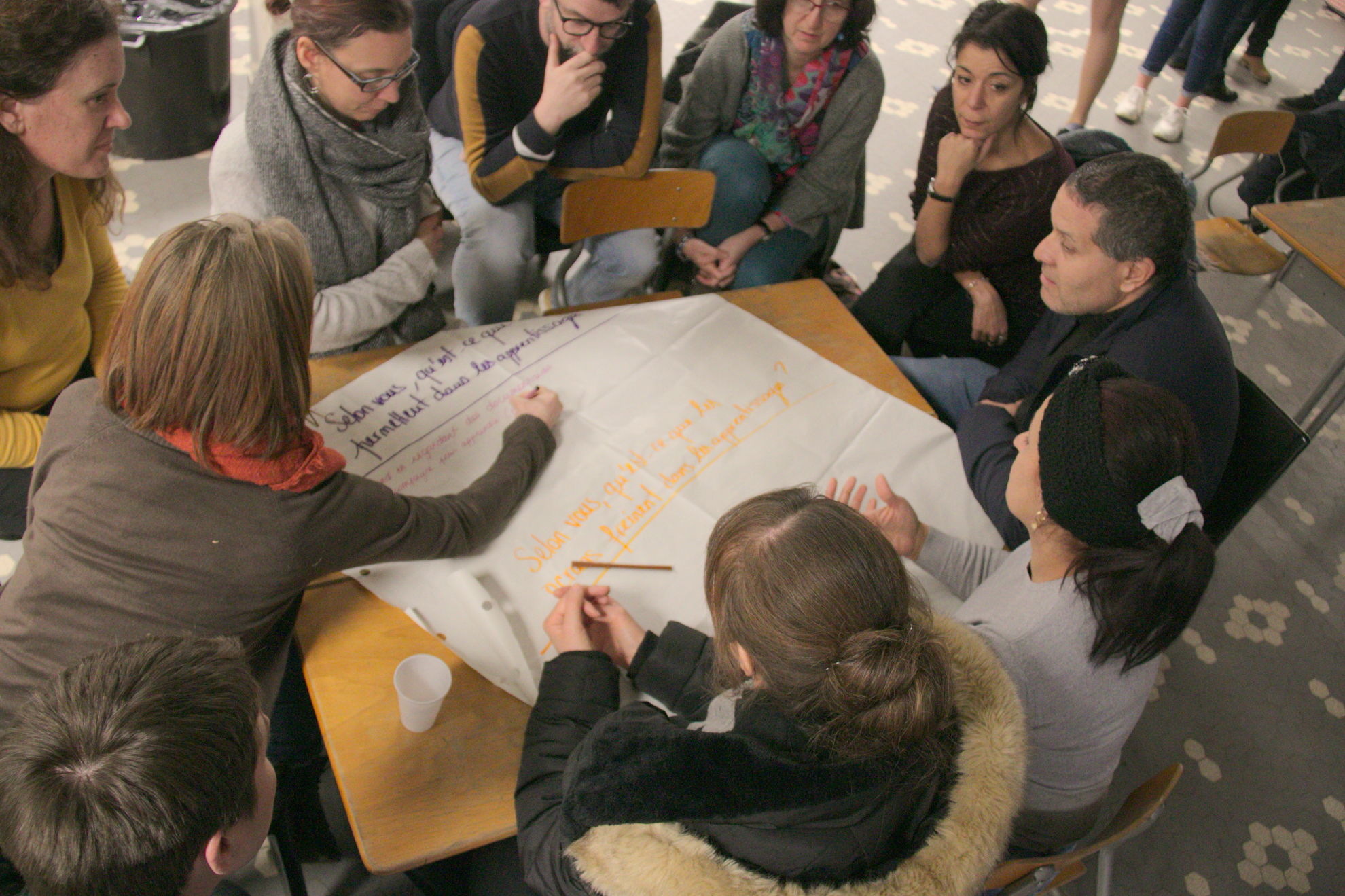 Les écrans et les apprentissages Les écrans et les apprentissages