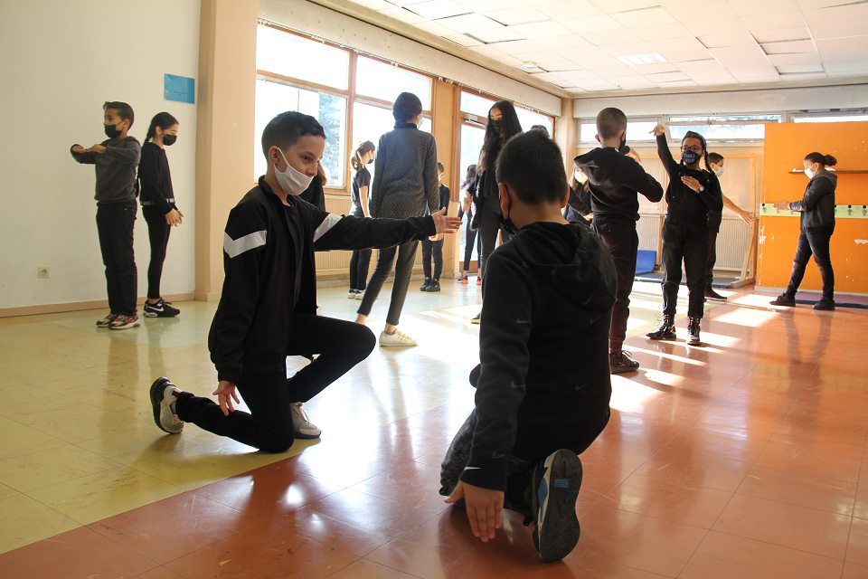Projet THEA à l'école Jean-Moulin Les élèves des quatre classes échirolloises impliquées dans le projet THEA travaillent leur interprétation.