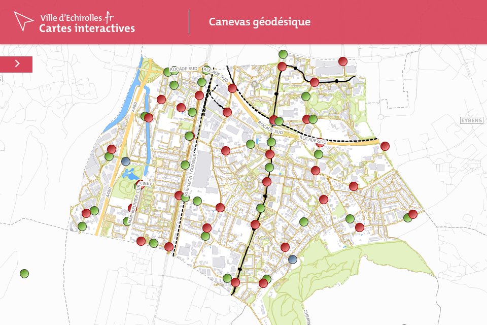 Capture de la carte interactive "Canevas géodésique". Nous voyons une carte de la ville avec plusieurs "points" de couleurs. En haut de la carte se trouve le titre, écrit en blanc dans un bandeau rose "Canevas géodésique".