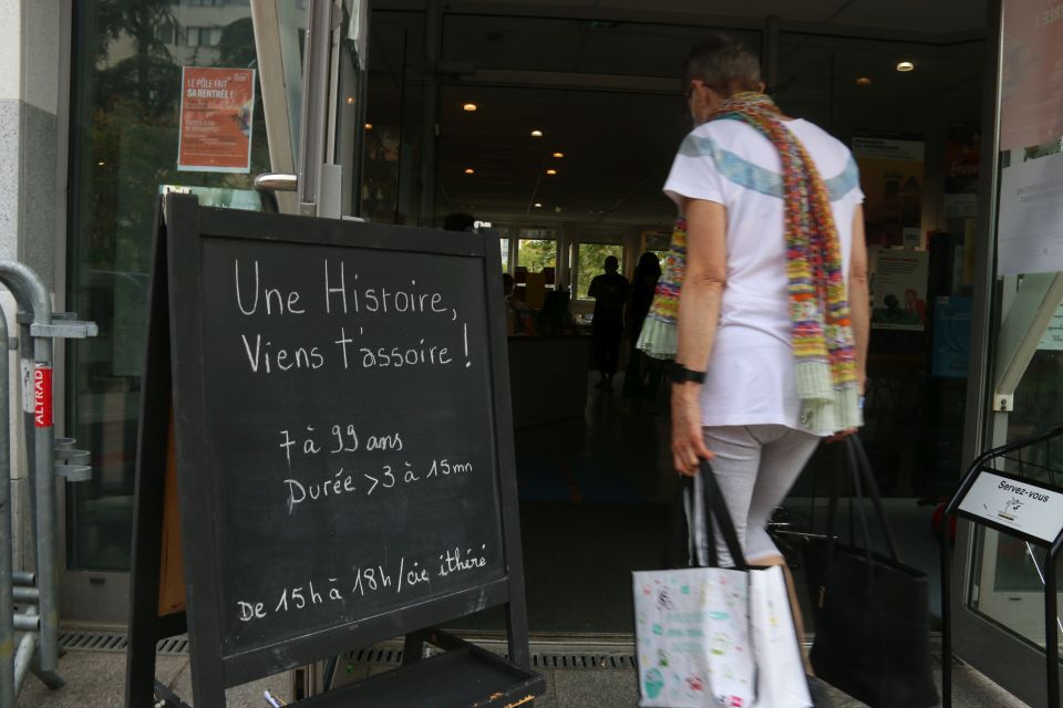 Les lecteurs ont été nombreux à franchir le seul de la bibliothèque Pablo-Neruda, mercredi après-midi, pour profiter des animations et de la vente de livres proposées par le Pôle de la lecture et de l'écrit.