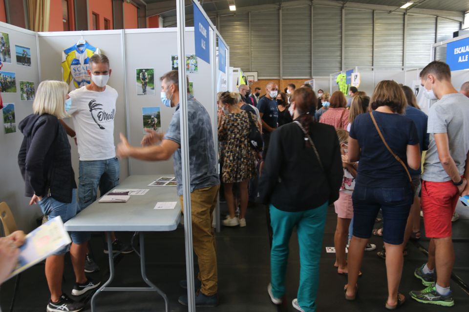 Près de 1 800 visiteurs, sans compter les enfants, ont arpenté les allées du Forum tout au long de la journée à la recherche de renseignements ou d'une discipline à pratiquer pour l'année. Le signe d'un renouveau...