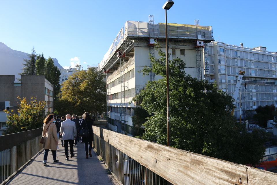 Cheminements et accès pour les vélos vers l'avenue seront aménagés pour faciliter les déplacements doux Cheminements et accès pour les vélos vers l'avenue seront aménagés pour faciliter les déplacements doux