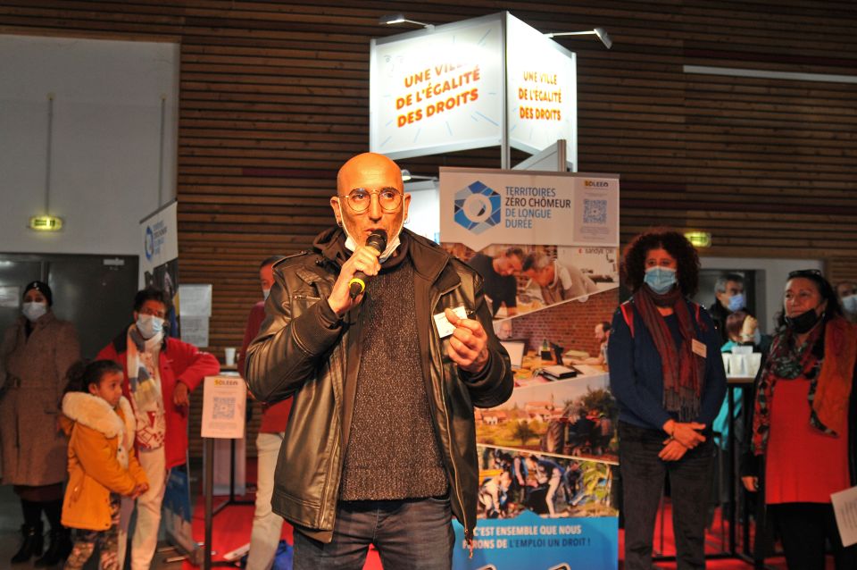 Les Ambassadeurs culturels entrent en scène Le projet des Ambassadeurs culturels a fait l'objet d'une présentation par Mustafa Ferkous, directeur de Dcap, lors des Assises de la Ville. Il fait partie, comme d'autres, de la dynamique de Fabrique citoyenne.