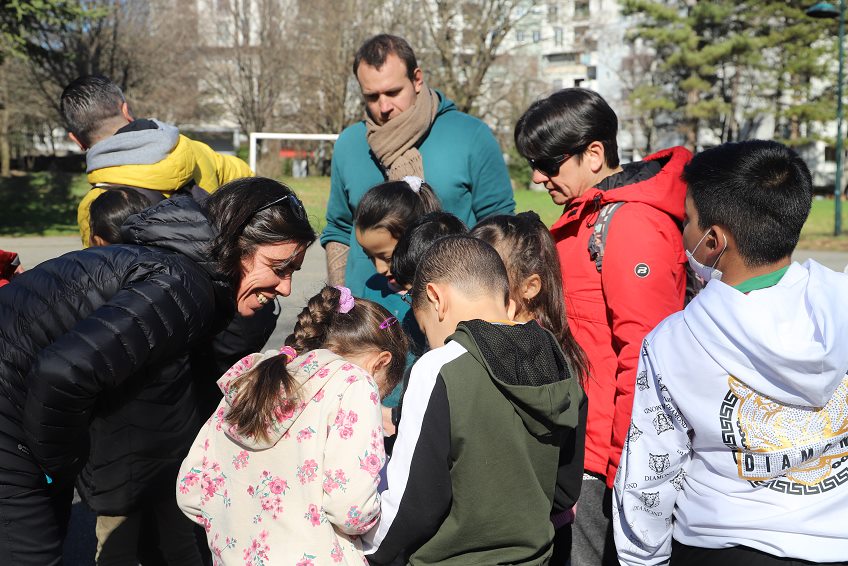 Les éducateurs sportifs de la Ville en charge du périscolaire et des heures de sport dans les écoles,  ont été formés à l’enseignement de la course d’orientation. L’activité se déroulera dans le parc Maurice-Thorez, récemment équipé de balises d’orientation pour accueillir cette discipline.