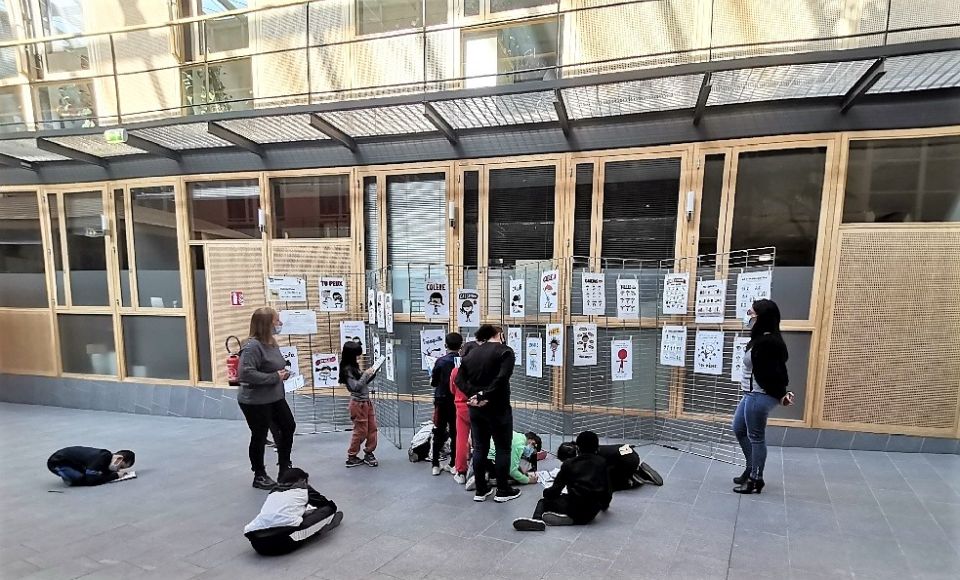 Les élèves des écoles d’Échirolles, ici une classe de l'école Jean-Paul-marat, et le public sont invités à venir découvrir l'exposition des dessins d’Élise Gravel intitulée Tu peux, visible à l'hôtel de ville jusqu'au 21 mars. 