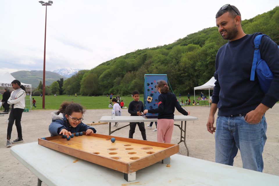 Pour les parents et les enfants, comme pour les organisateurs, une vingtaine de bénévoles du comité échirollois du Secours populaire, l'objectif de la journée était de prendre du plaisir. Objectif atteint !