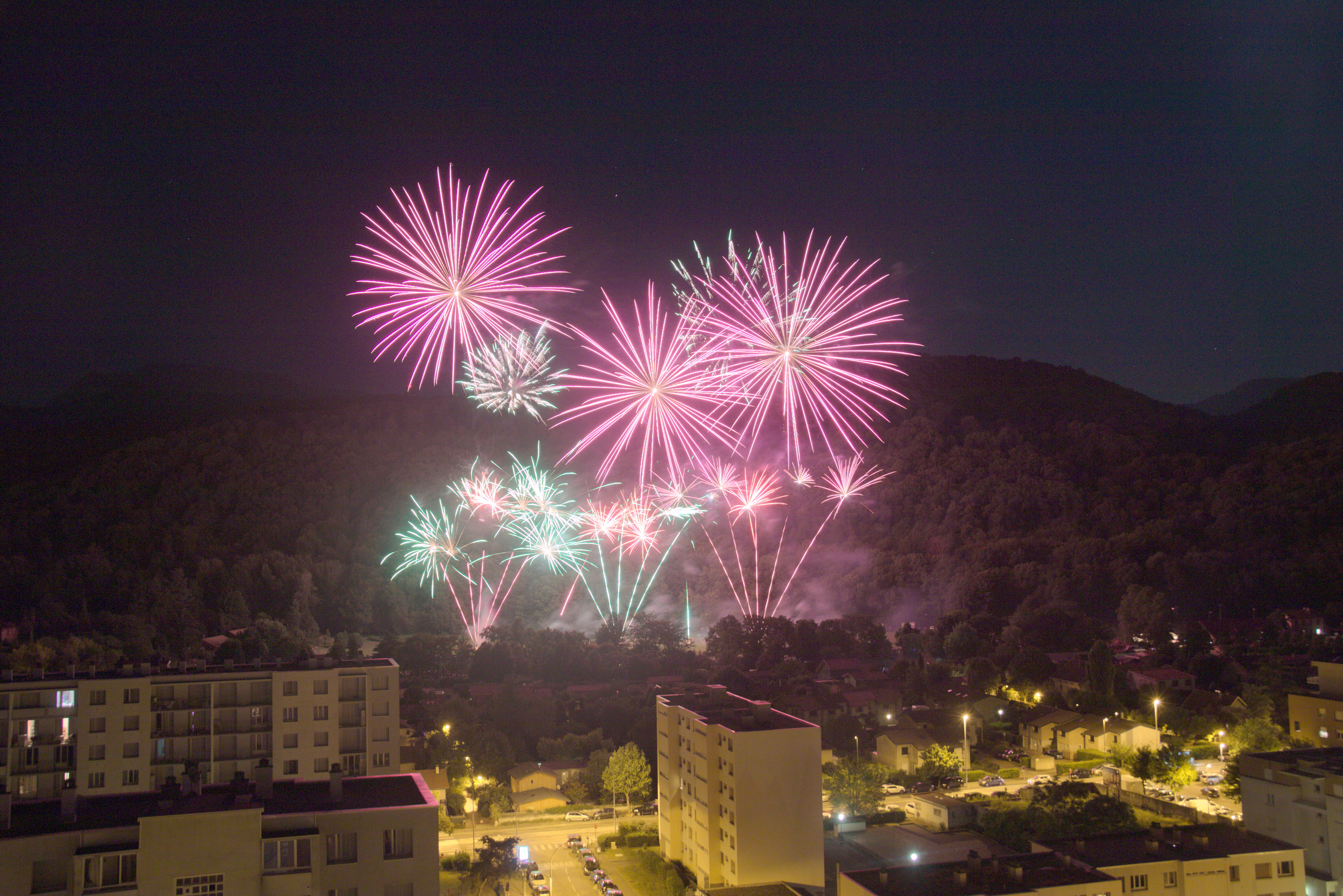 Vue du feu d'artifice de la Frange verte en hauteur