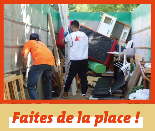 Photo d'une déchetterie mobile avec insert du titre "Faites de la place!"