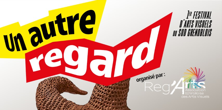 Affiche du festival "un autre regard" avec une sculpture