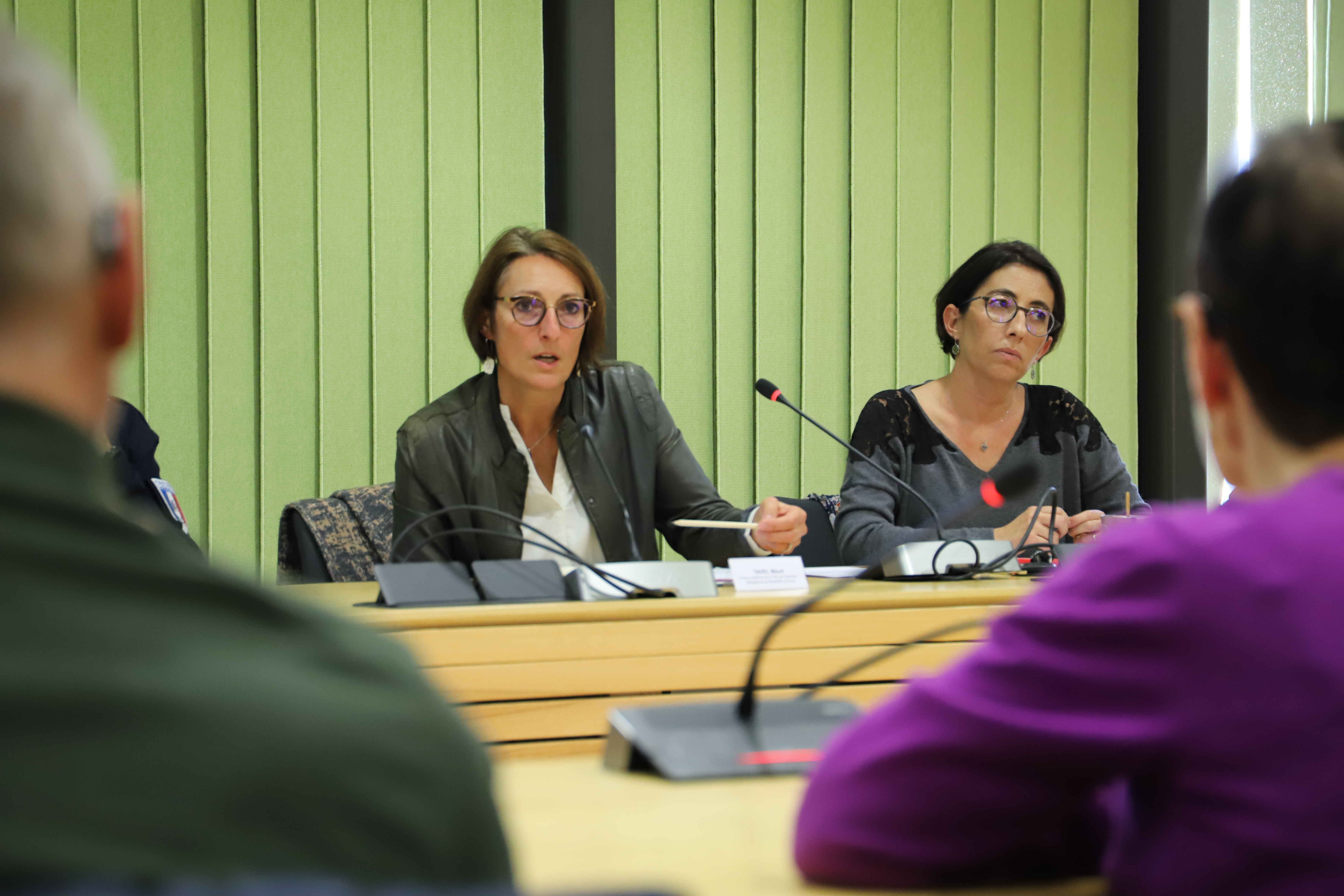 Maud Tavel, adjointe à la tranquillité publique à la mairie de Grenoble, et Amandine Demore, 1ère adjointe à Echirolles.