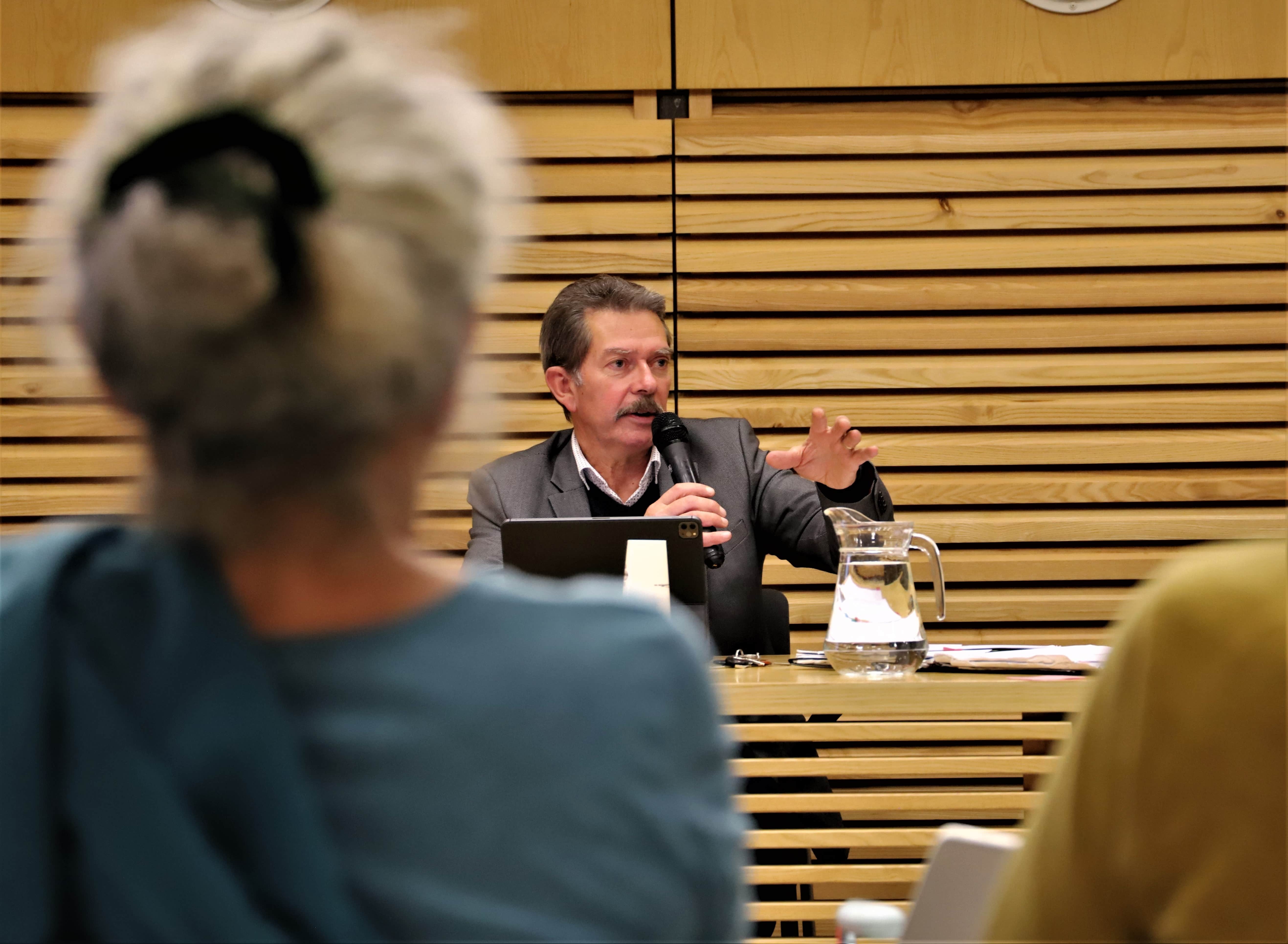 Daniel Bessiron, adjoint à l'environnement durable, a pu expliquer les politiques de la Ville en matière de préservation de la biodiversité.