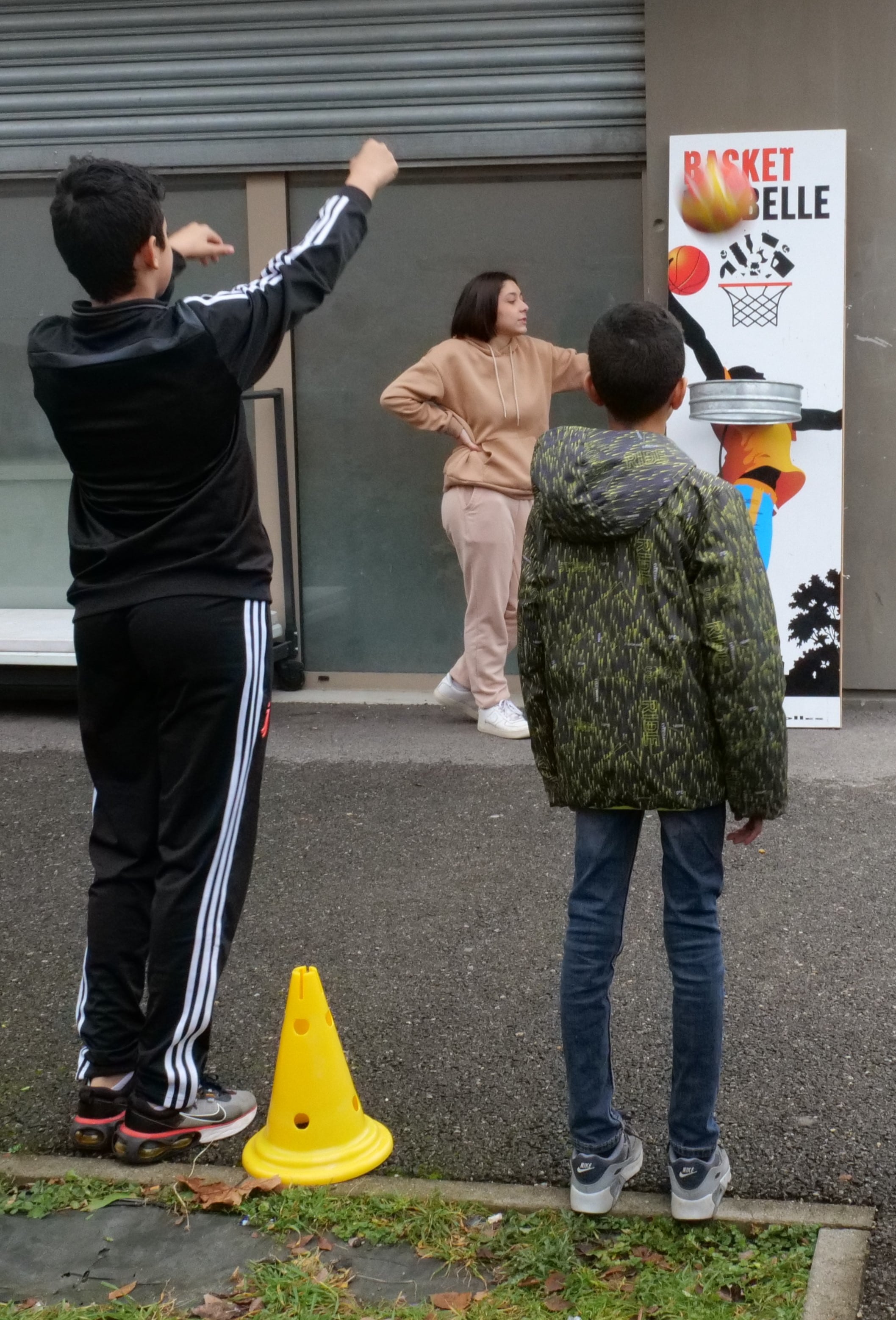 Divers jeux étaient proposés devant l'espace Jacques-Prévert pour cette fête de fin d'année.