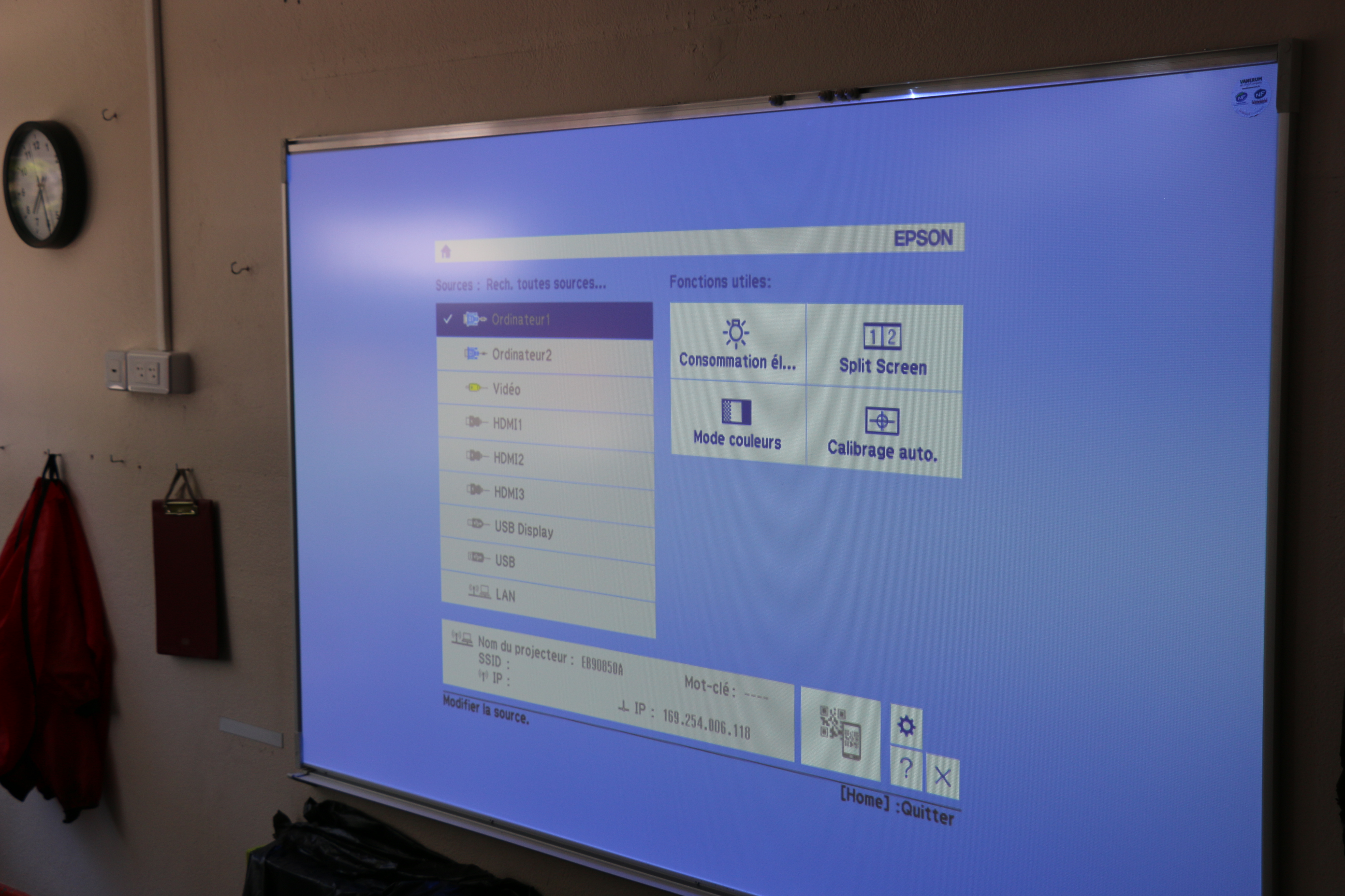 Le nouveau vidéo-projecteur dans les salles de classes