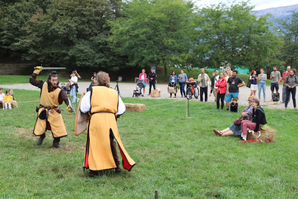 Samedi matin, les Echirollois-es, petit-es et grand-es, ont pu apprécier les animations et démonstrations proposées à la Frange Verte par les membres de l'association Brise-Lames.