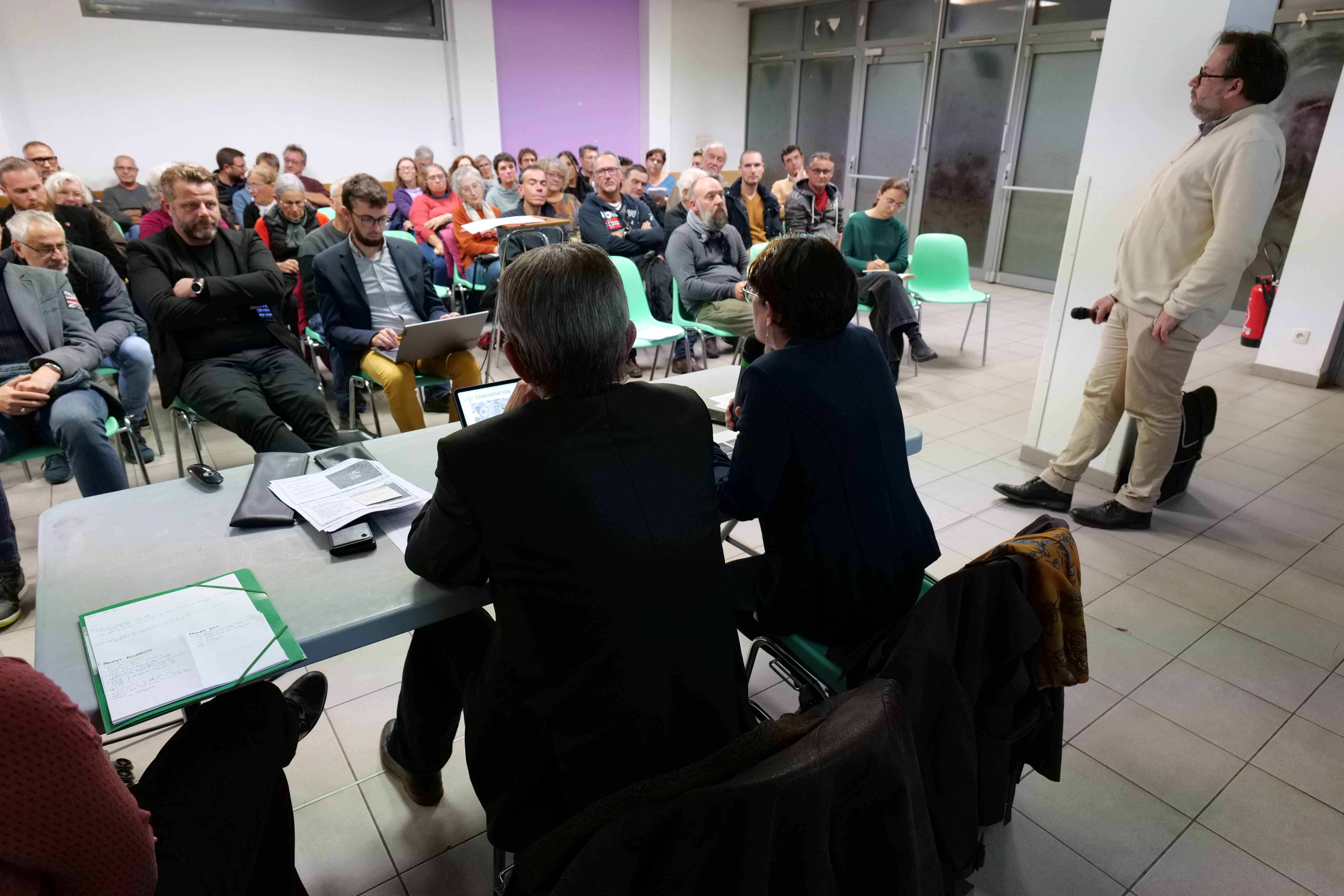 Amandine Demore proposait aux habitants de participer à l'élaboration du contenu du parc.