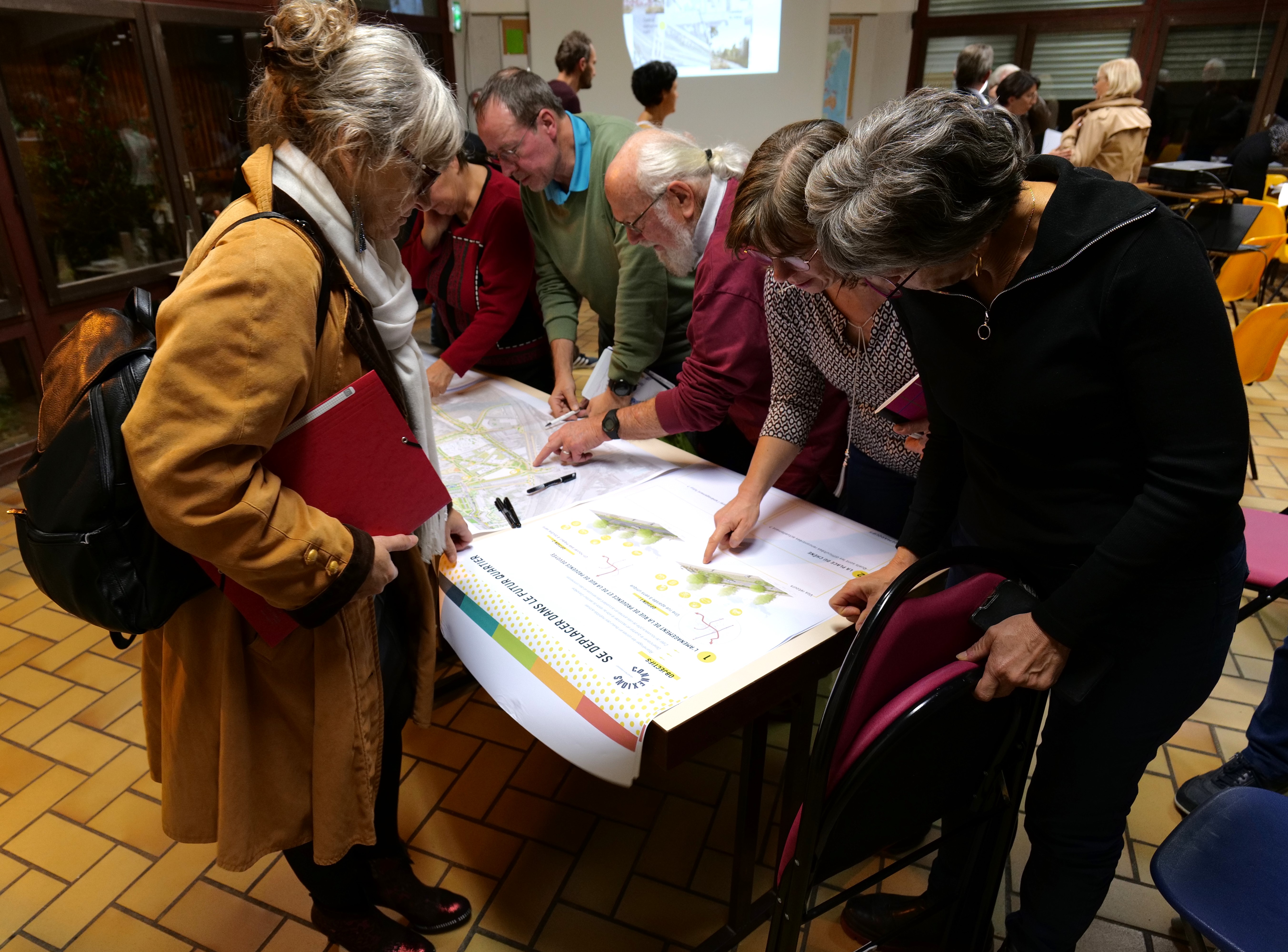 Les habitants ont échangé sur les ambiances prévues pour ce projet d'aménagement du quartier.