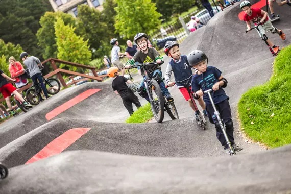 Budget participatif des Granges : Les habitant-es votent pour prolonger le vote ! La création d'une piste de pumptrack sur le quartier fait partie des cinq projets proposés par les habitant-es et retenus par la Ville, pour lesquels ils peuvent encore voter jusqu'au jeudi 6 juin...
