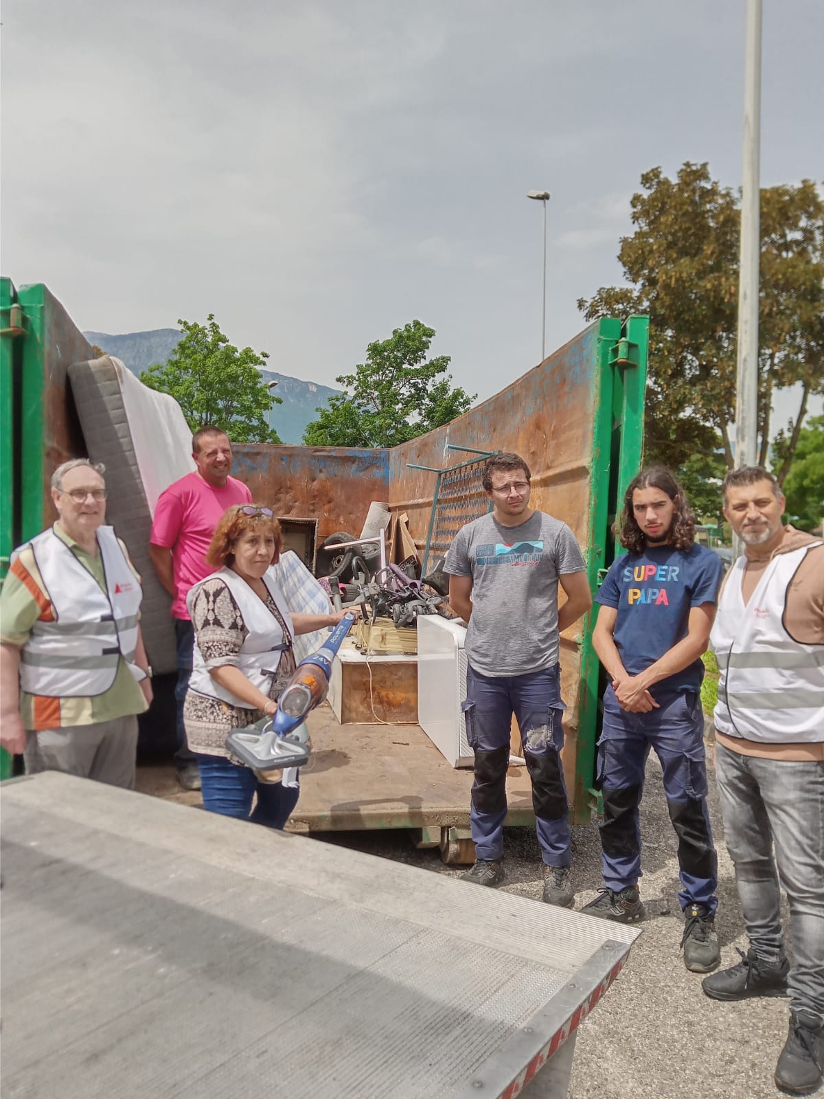 La déchetterie mobile s’est installée rue de Lorraine. La déchetterie mobile s’est installée rue de Lorraine.