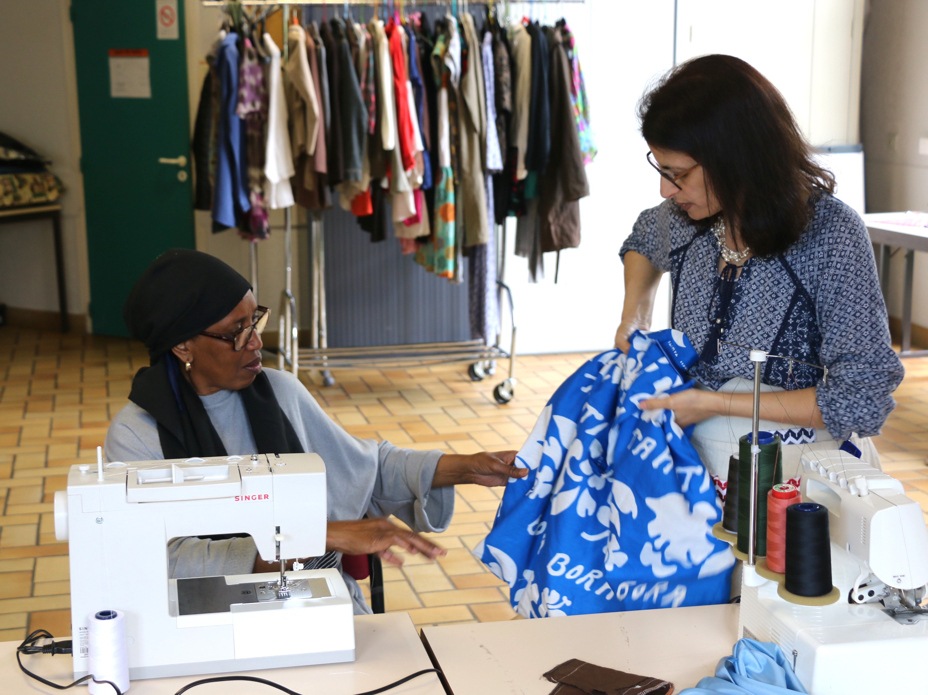 Cours de couture pour raccommoder ou transformer ses vêtements abimés.