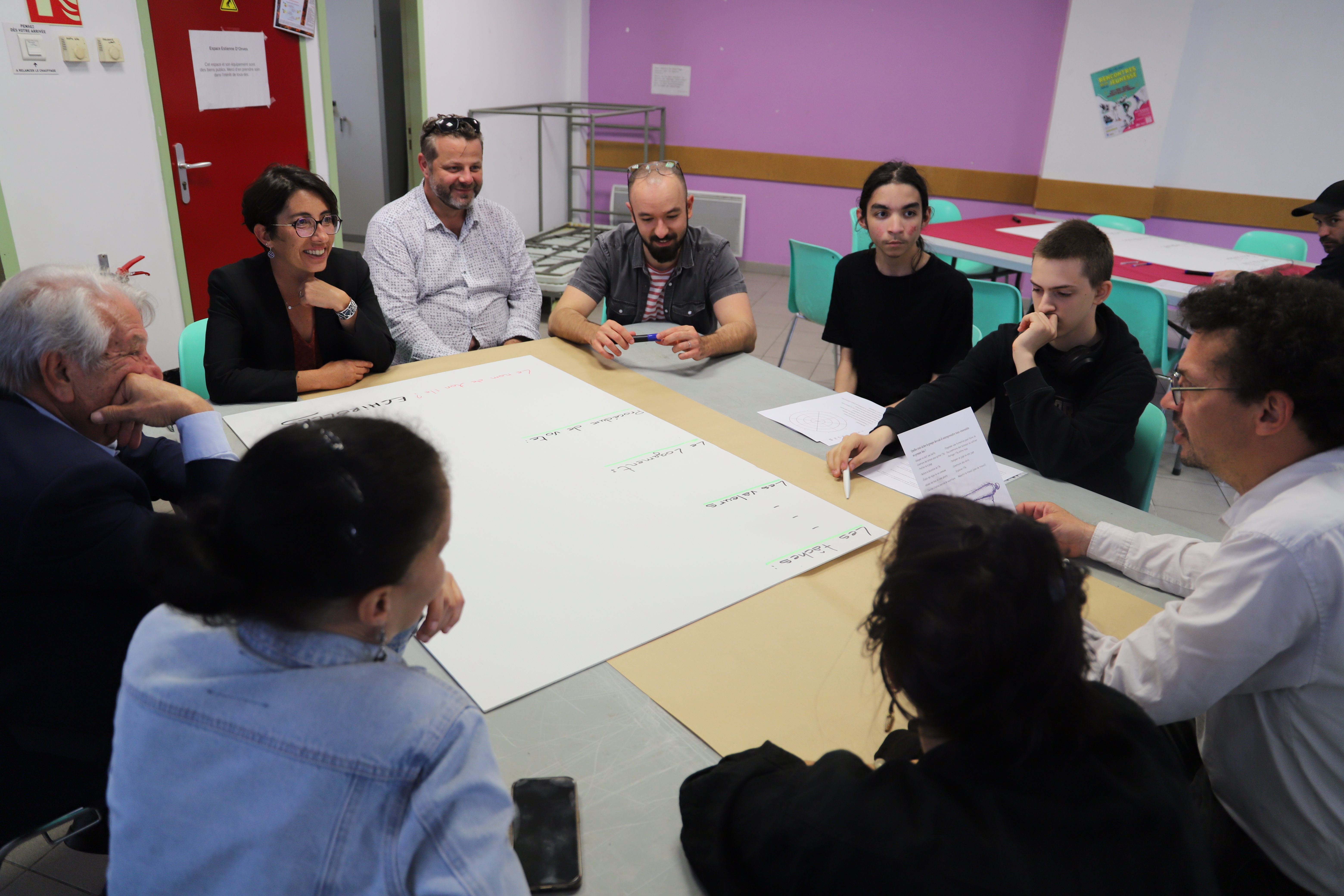 Amandine Demore a joué le jeu en participant à la soirée avec les jeunes.