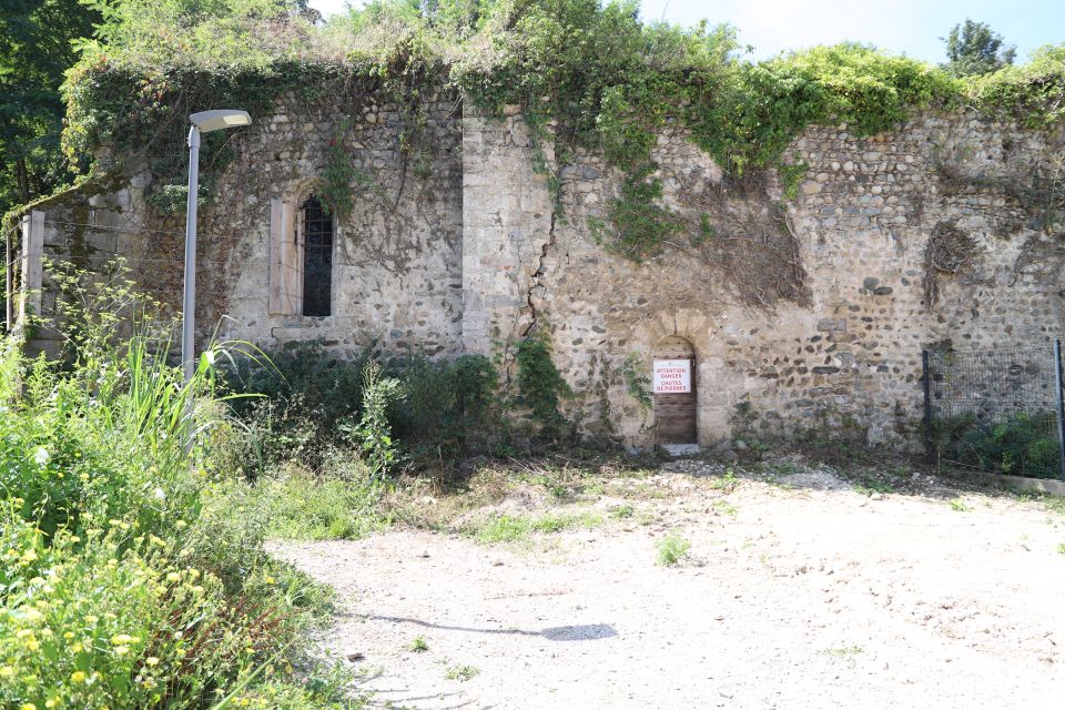 Les travaux côté cour, avec la désimperméabilisation et la plantation d'une partie de la cour, et côté classe, avec la création d'une salle, à l'élémentaire Marcel-Cachin B. Les travaux côté cour, avec la désimperméabilisation et la plantation d'une partie de la cour, et côté classe, avec la création d'une salle, à l'élémentaire Marcel-Cachin B.