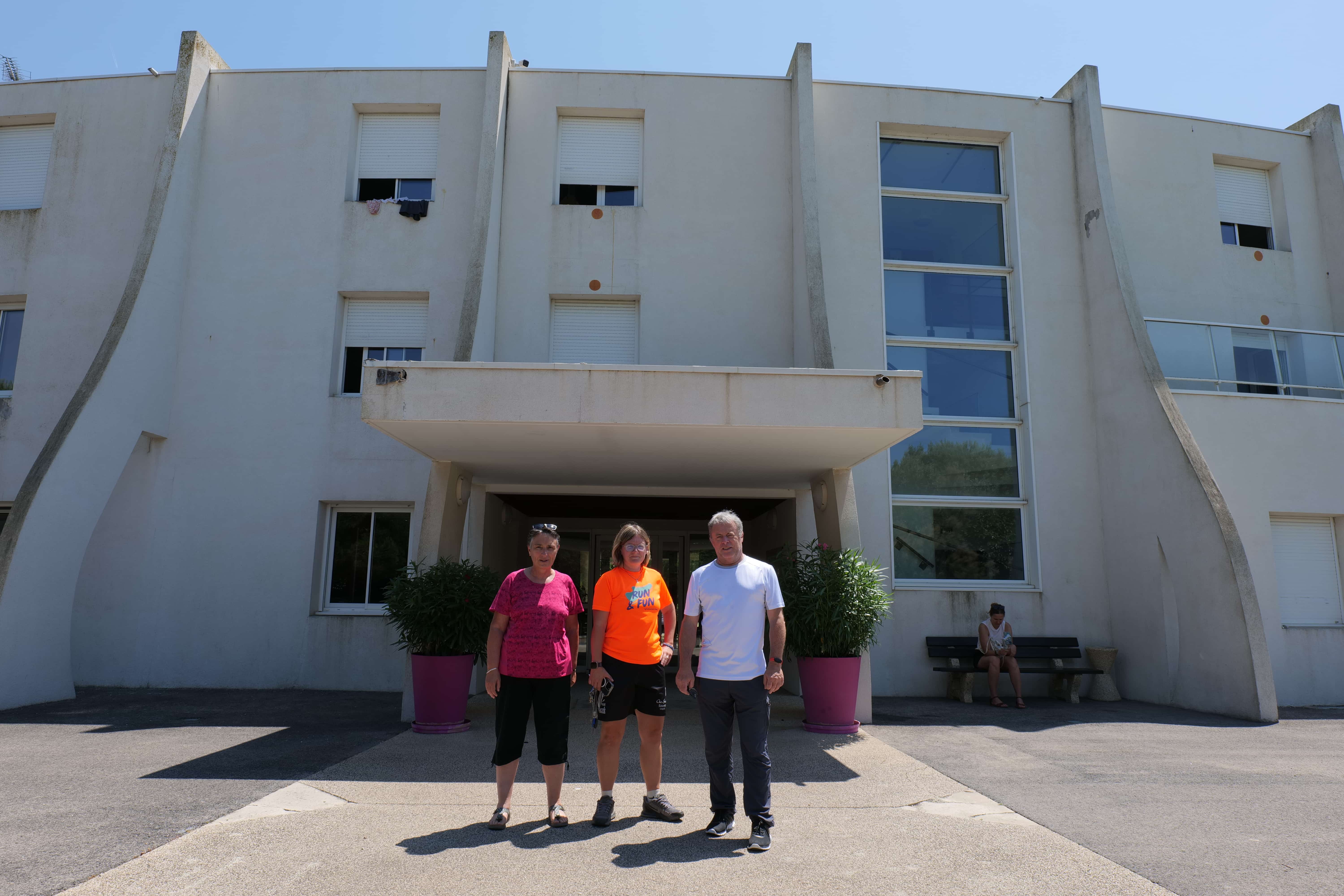 Régis Lesage, directeur du centre de vacances, Céline et Valérie Maisonnat, directrice d'Evade.
