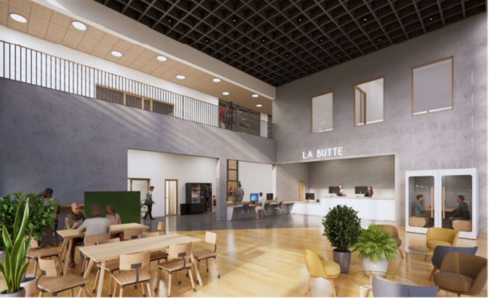 La Butte : Vers un équipement plus ouvert Les plus grands changement s'opéreront à l'intérieur du bâtiment, avec par exemple la transformation du hall d'accueil, plus aéré, lumineux et modulable, et la création d'une salle polyvalent accueillant une cuisine et ouverte sur le parvis au rez-de-chaussée.