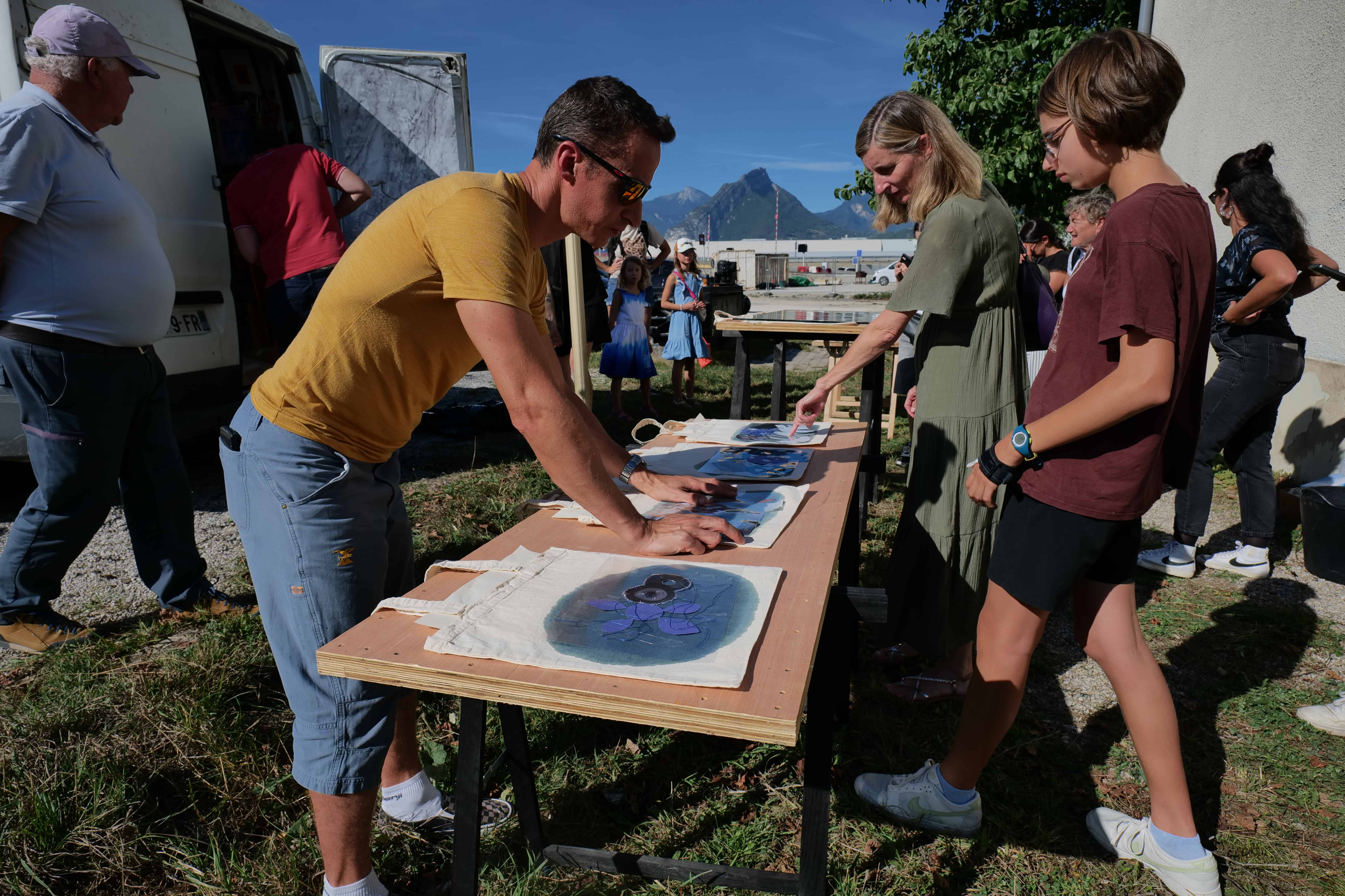 Un atelier cyanotype sur tote bag était proposé au musée de la Viscose.