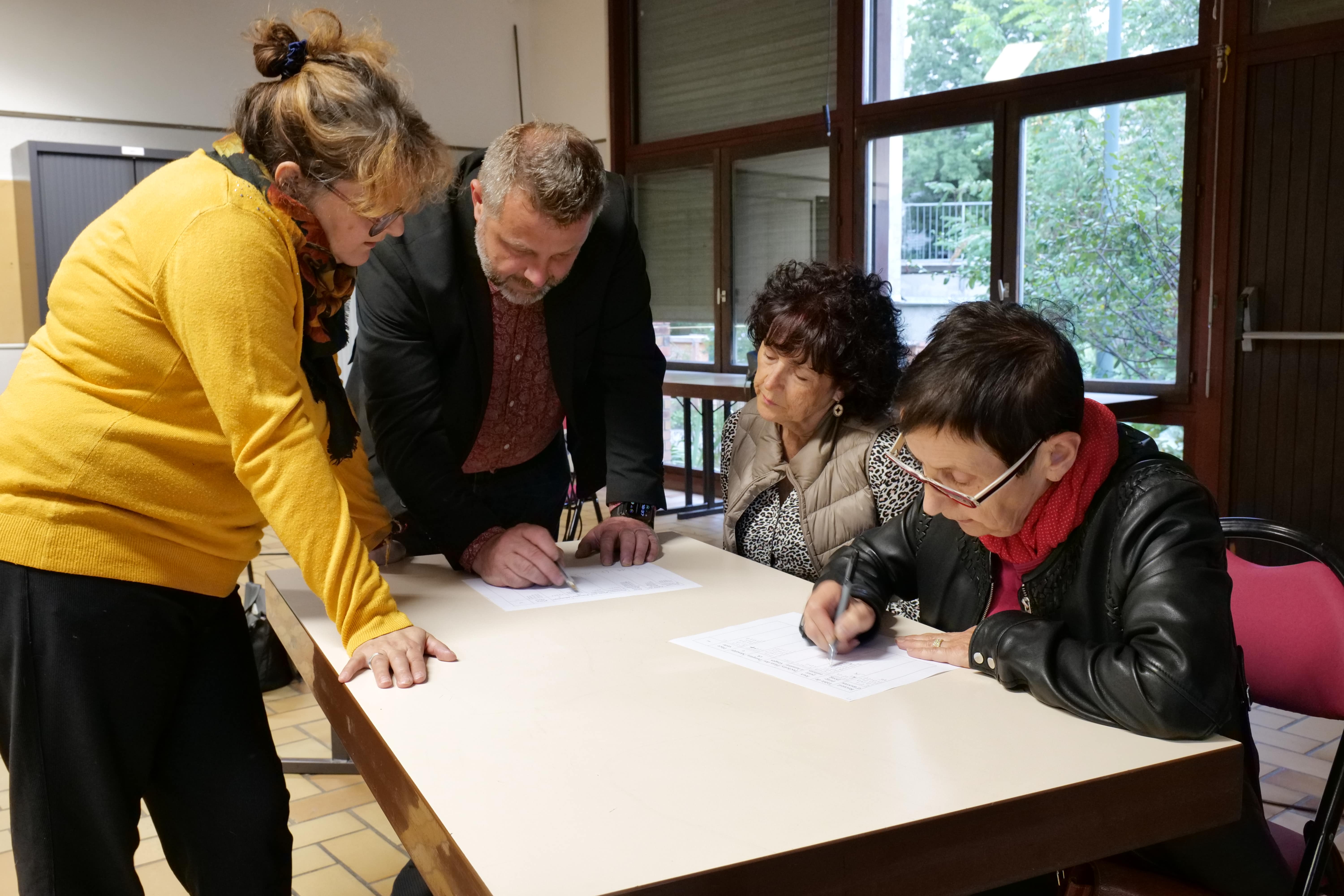 Après décompte des voix, le projet lauréat a été désigné : de nouveaux jeux pour enfants.