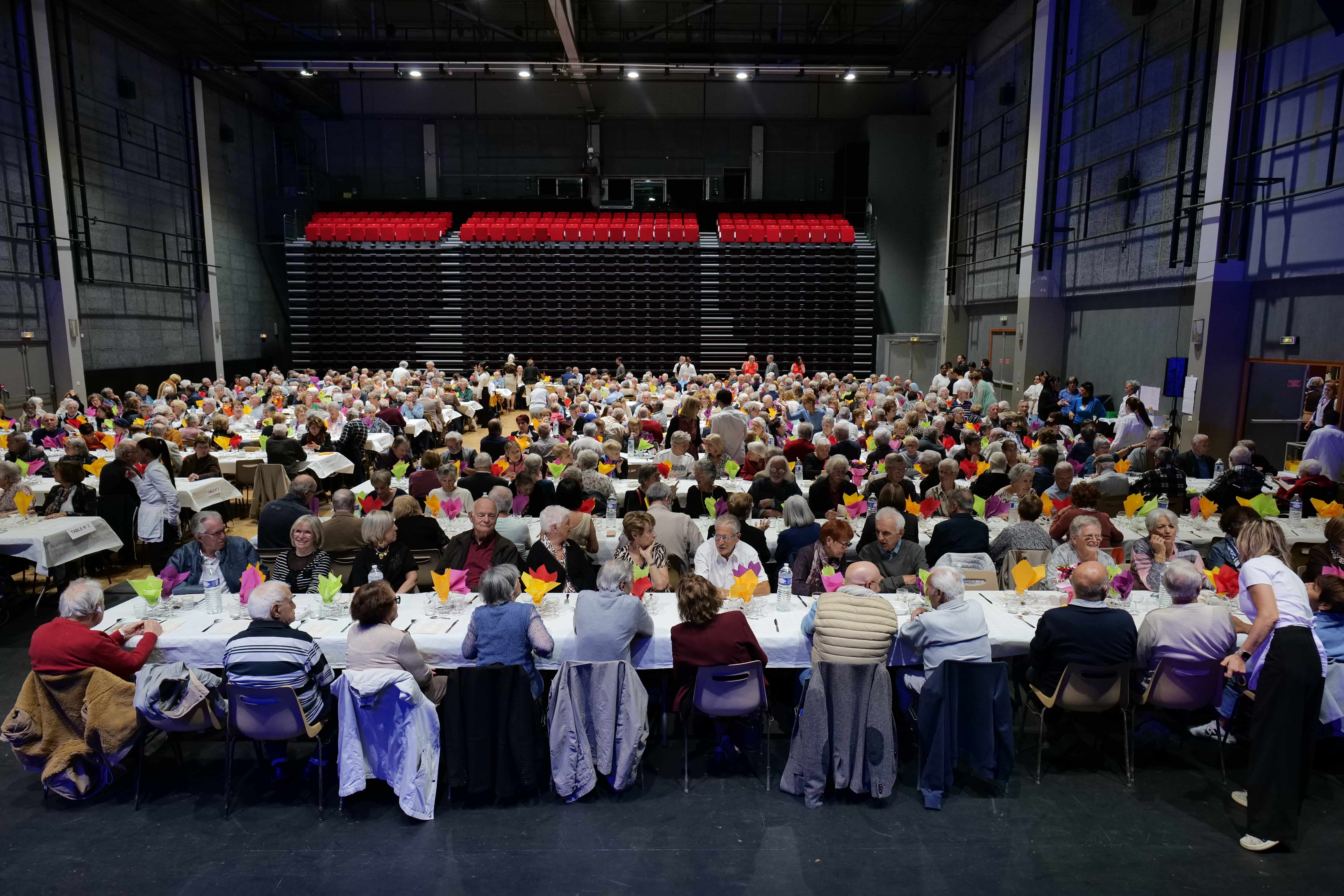 1 220 personnes ont participé au Banquet.