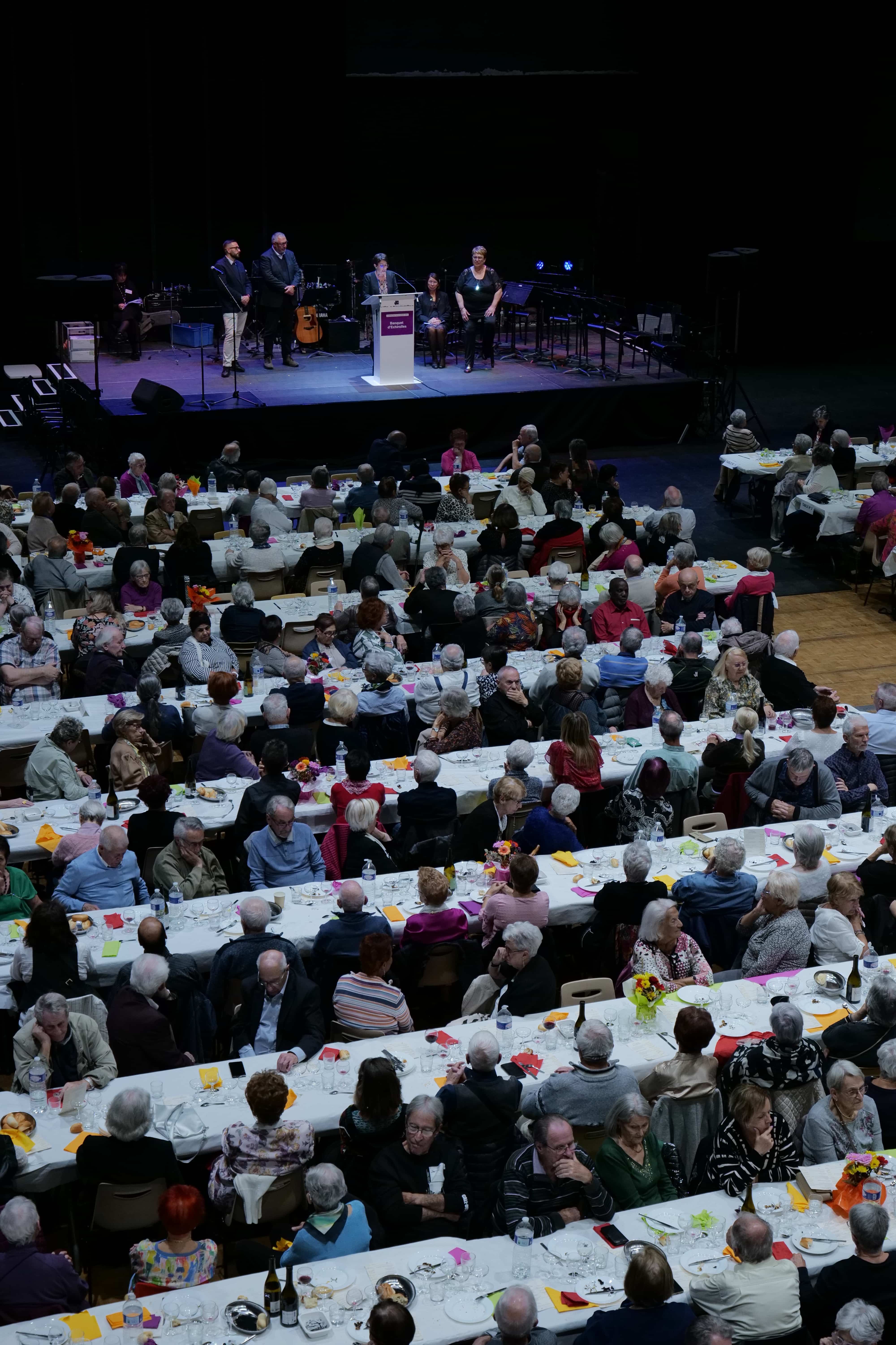 1 220 convives prenaient part au Banquet.